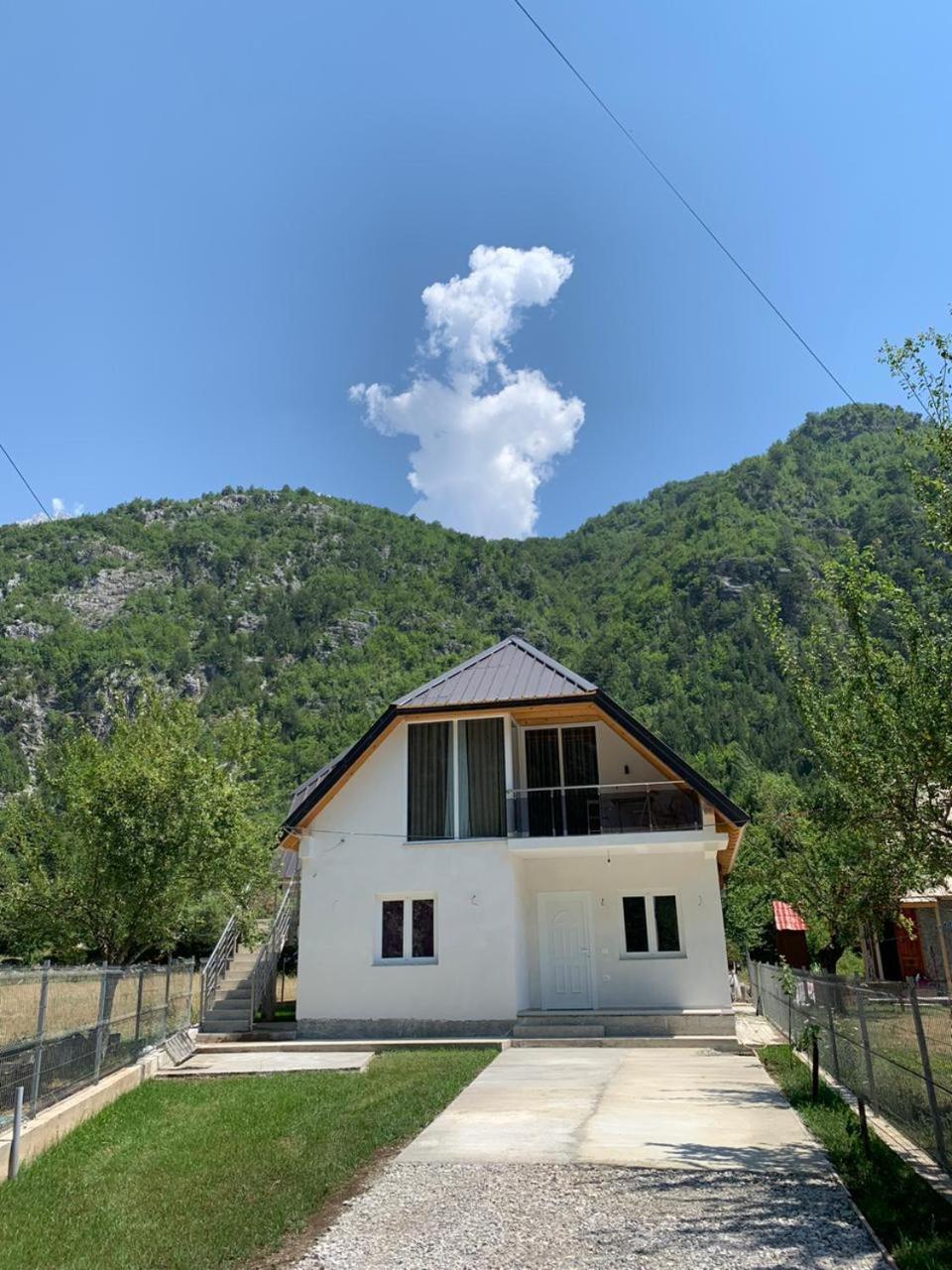 Serenity Guesthouse Theth Ngoại thất bức ảnh